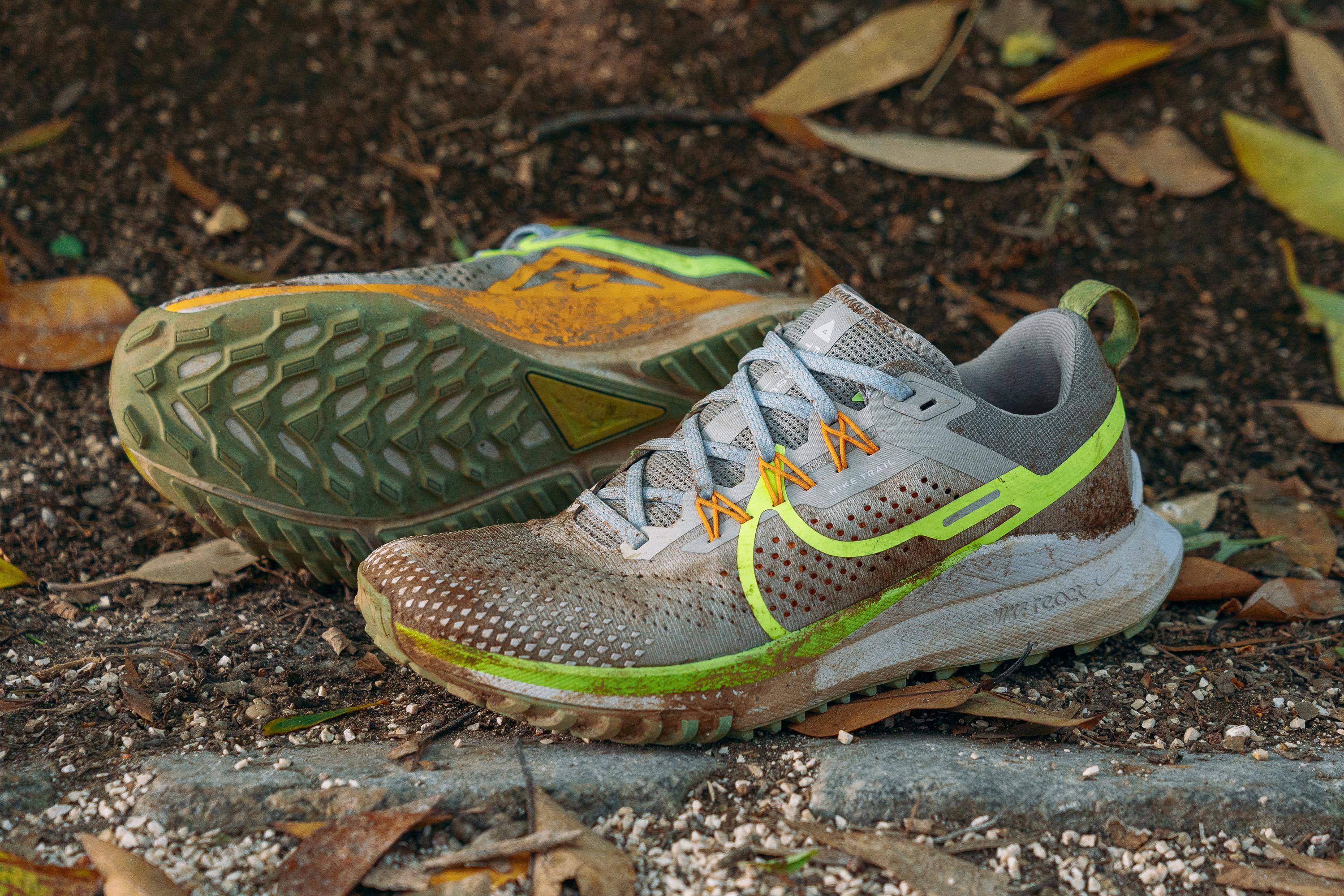 NIKE REACT PEGASUS TRAIL4（ペガサス　トレイル）26.5 Cut in half: Nike Pegasus Trail 4 Review | RunRepeat